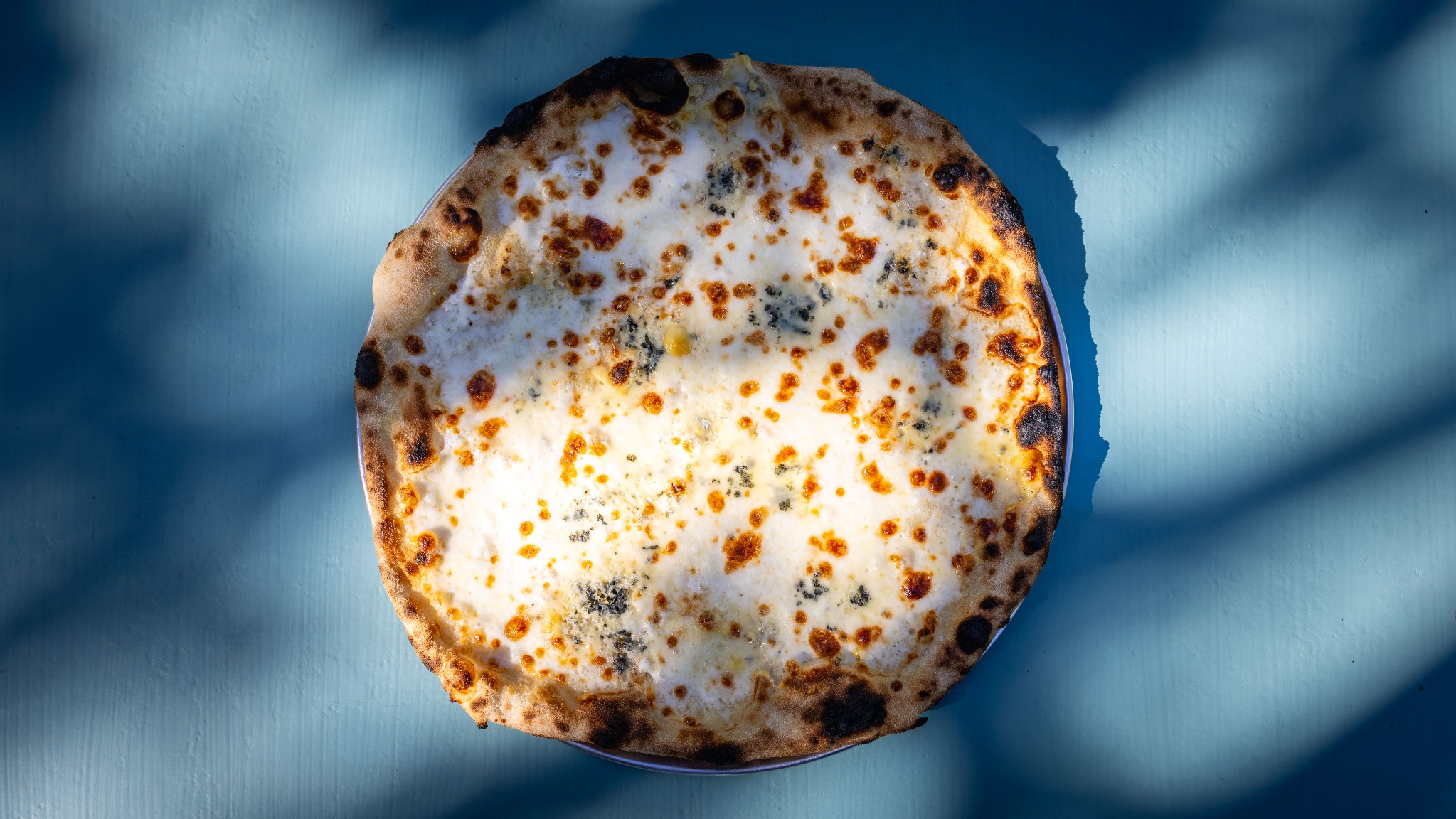 KÉKSAJTOS — Burba Pizza